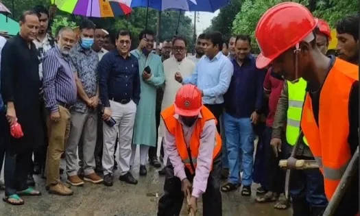 ঠাকুরগাঁও পৌর এলাকায় সড়ক ও ড্রেন নির্মাণকাজের উদ্বোধন
